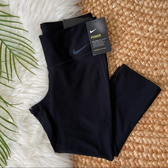 Nike Dri-Fit Tight Fit Training Capris Small New - Picture 1 of 9